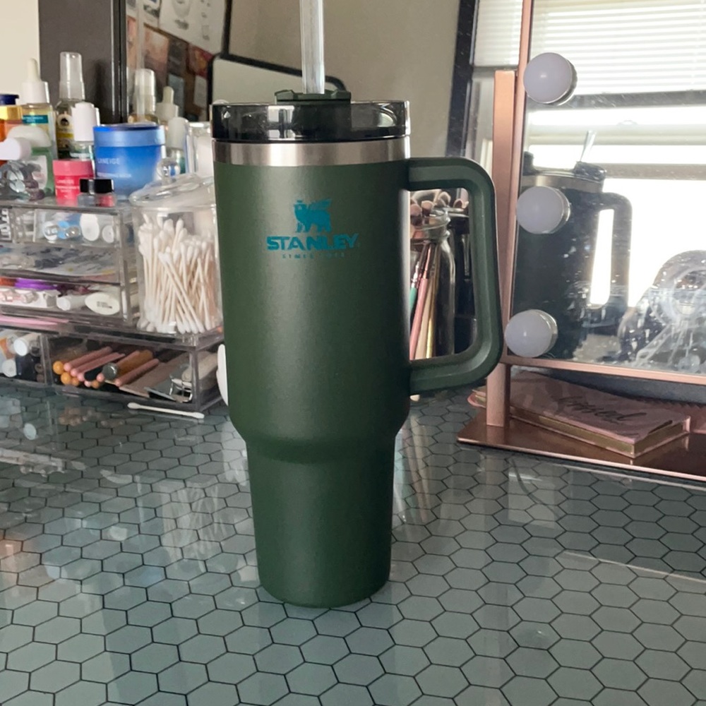 BRAND new stanley 40oz